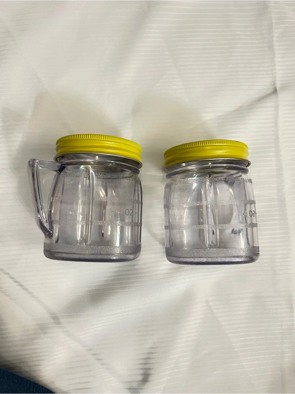 Vintage Osterizer Mini-Blend  8oz plastic Containers with Yellow Lids (Set of 2)